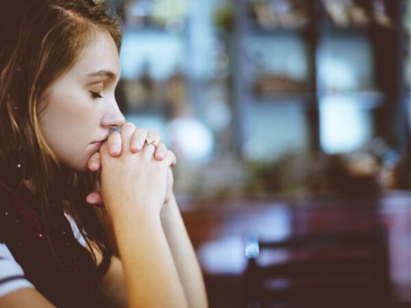 Jak modlitwa i medytacja przemieniły życie marii – historia odnalezienia pewności siebie i tworzenia zdrowszych relacji
